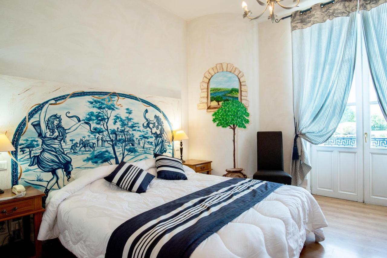 Logis Hotel De La Tour Libourne Kültér fotó