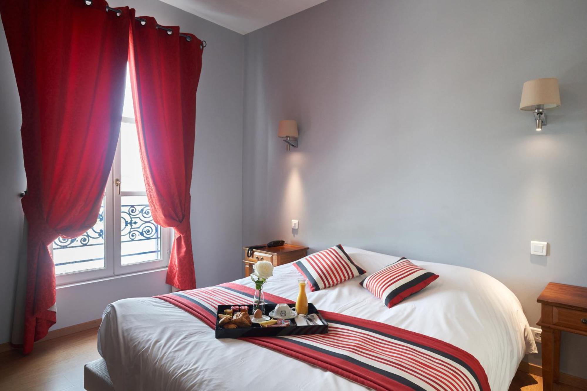 Logis Hotel De La Tour Libourne Kültér fotó