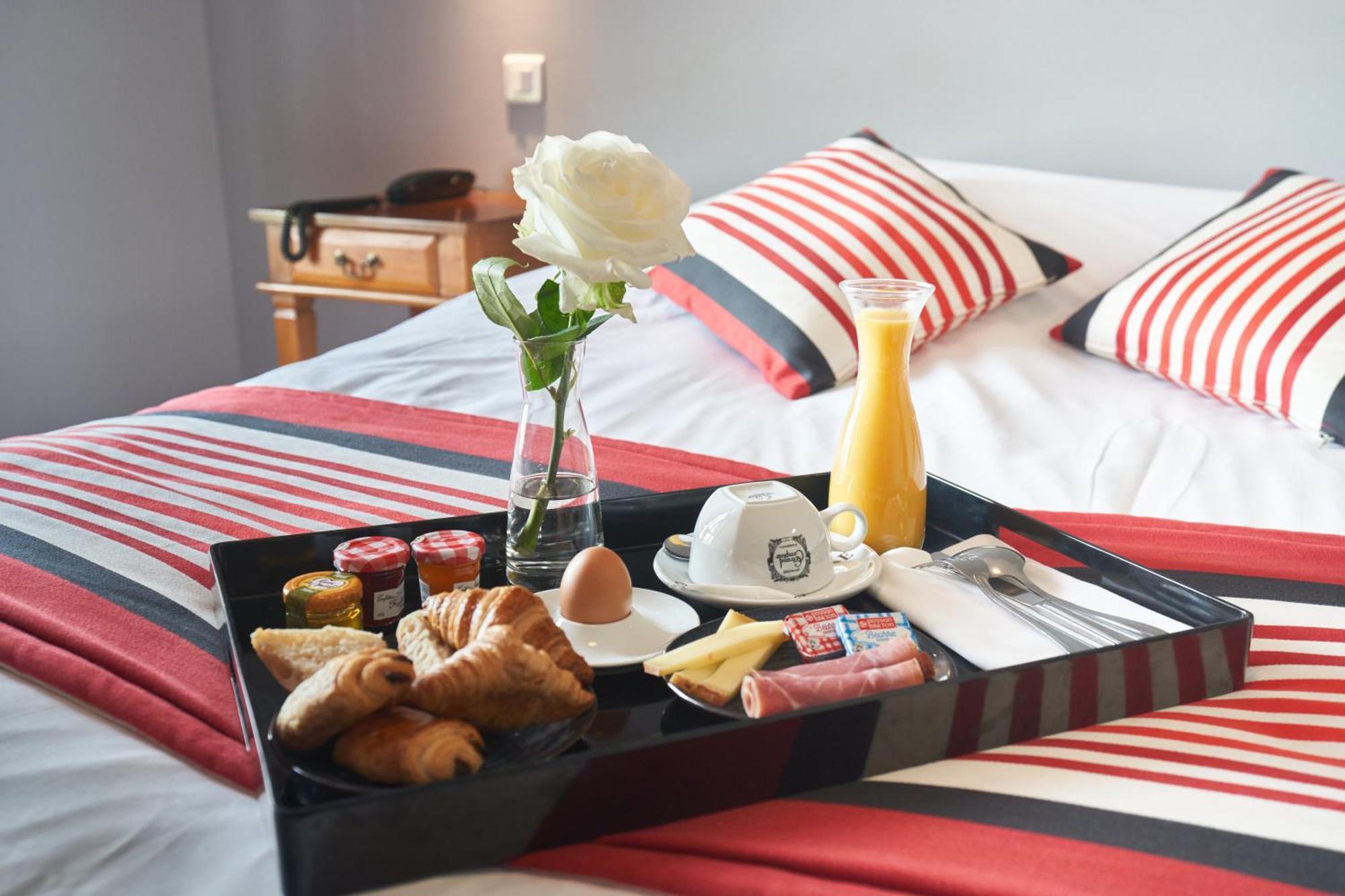 Logis Hotel De La Tour Libourne Kültér fotó