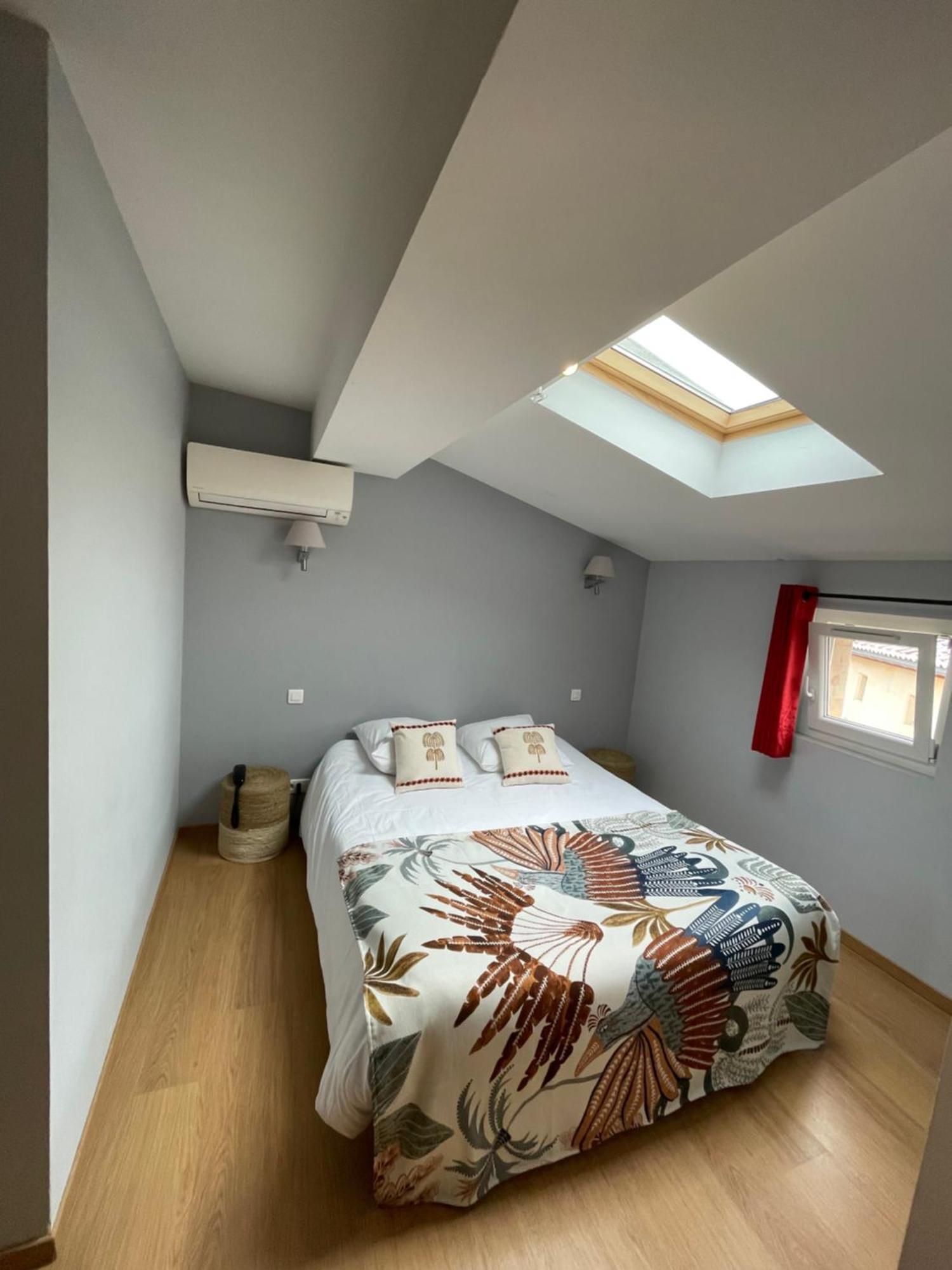 Logis Hotel De La Tour Libourne Kültér fotó