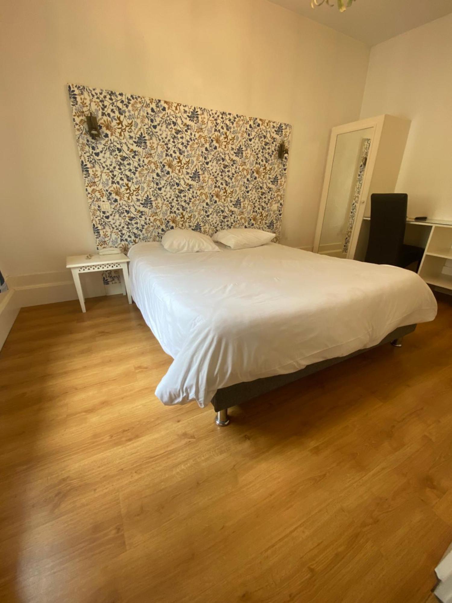 Logis Hotel De La Tour Libourne Kültér fotó