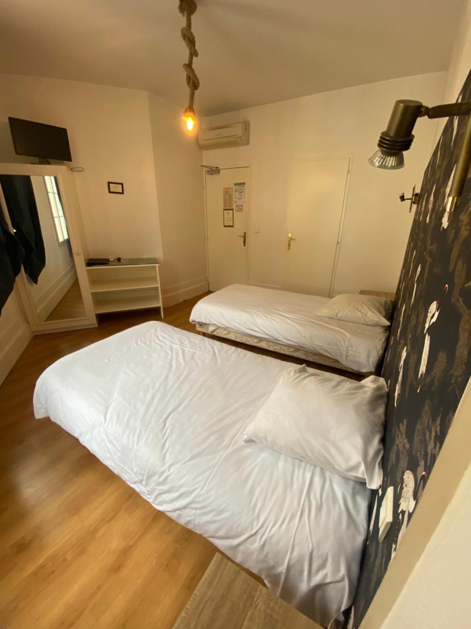 Logis Hotel De La Tour Libourne Kültér fotó