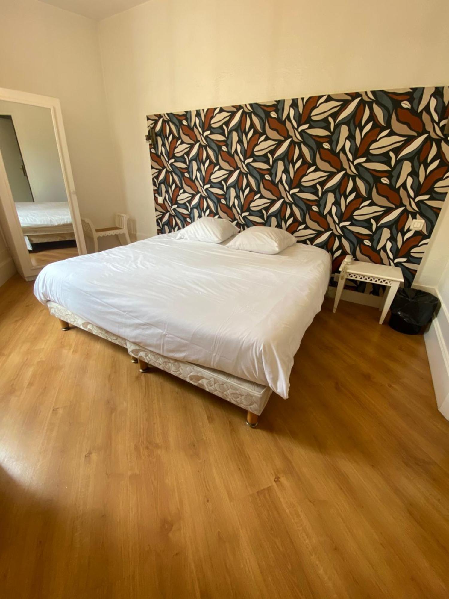 Logis Hotel De La Tour Libourne Kültér fotó